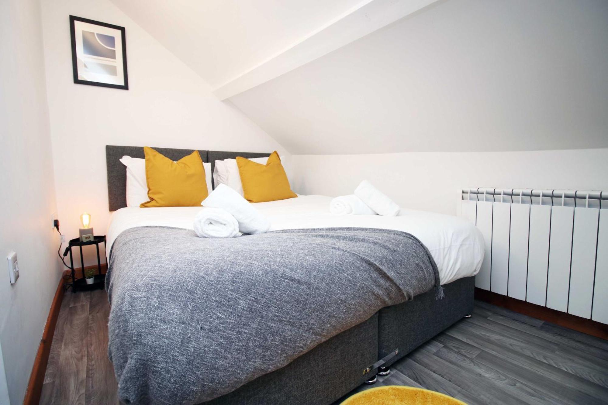 Fully Equipped Kitchen, Parking, City Centre Swansea Bagian luar foto