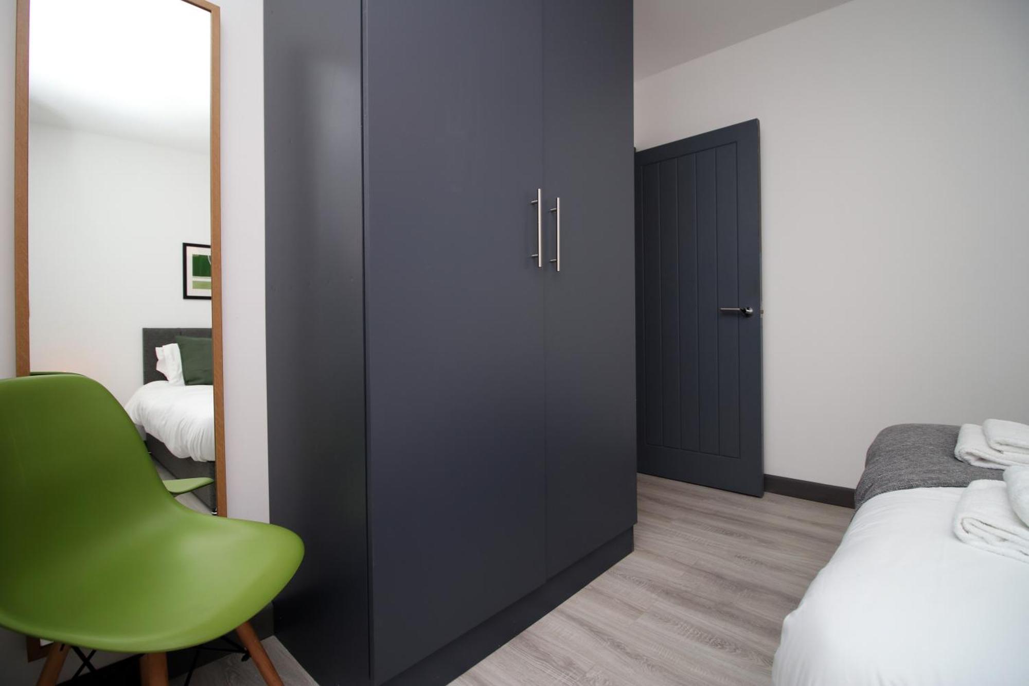 Fully Equipped Kitchen, Parking, City Centre Swansea Bagian luar foto