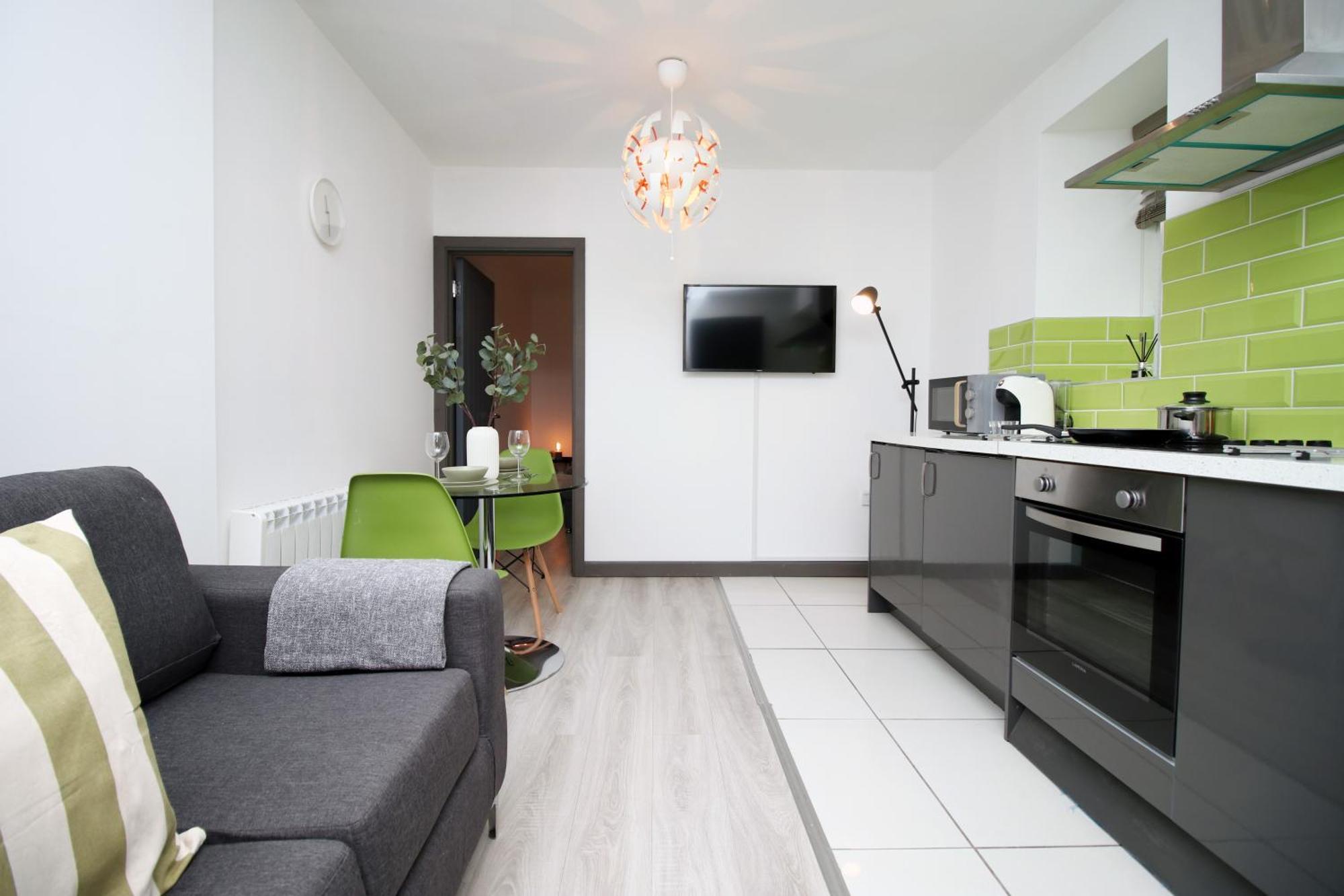 Fully Equipped Kitchen, Parking, City Centre Swansea Bagian luar foto