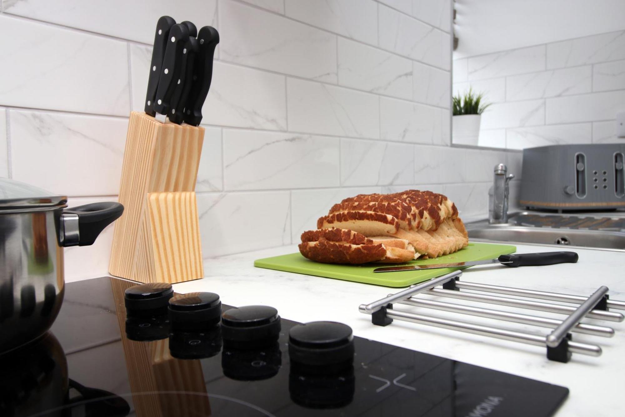 Fully Equipped Kitchen, Parking, City Centre Swansea Bagian luar foto