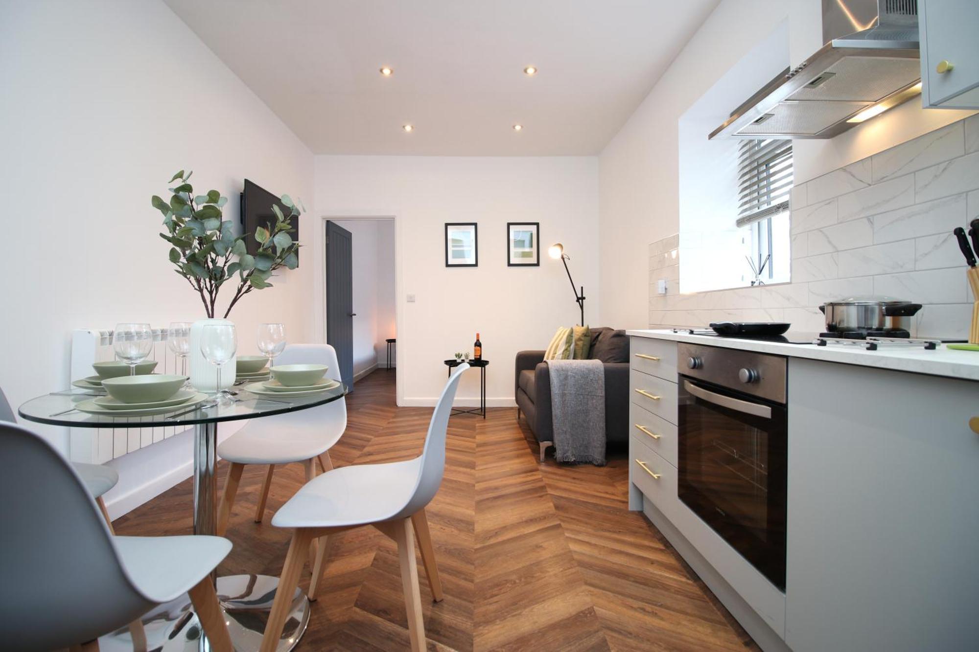 Fully Equipped Kitchen, Parking, City Centre Swansea Bagian luar foto