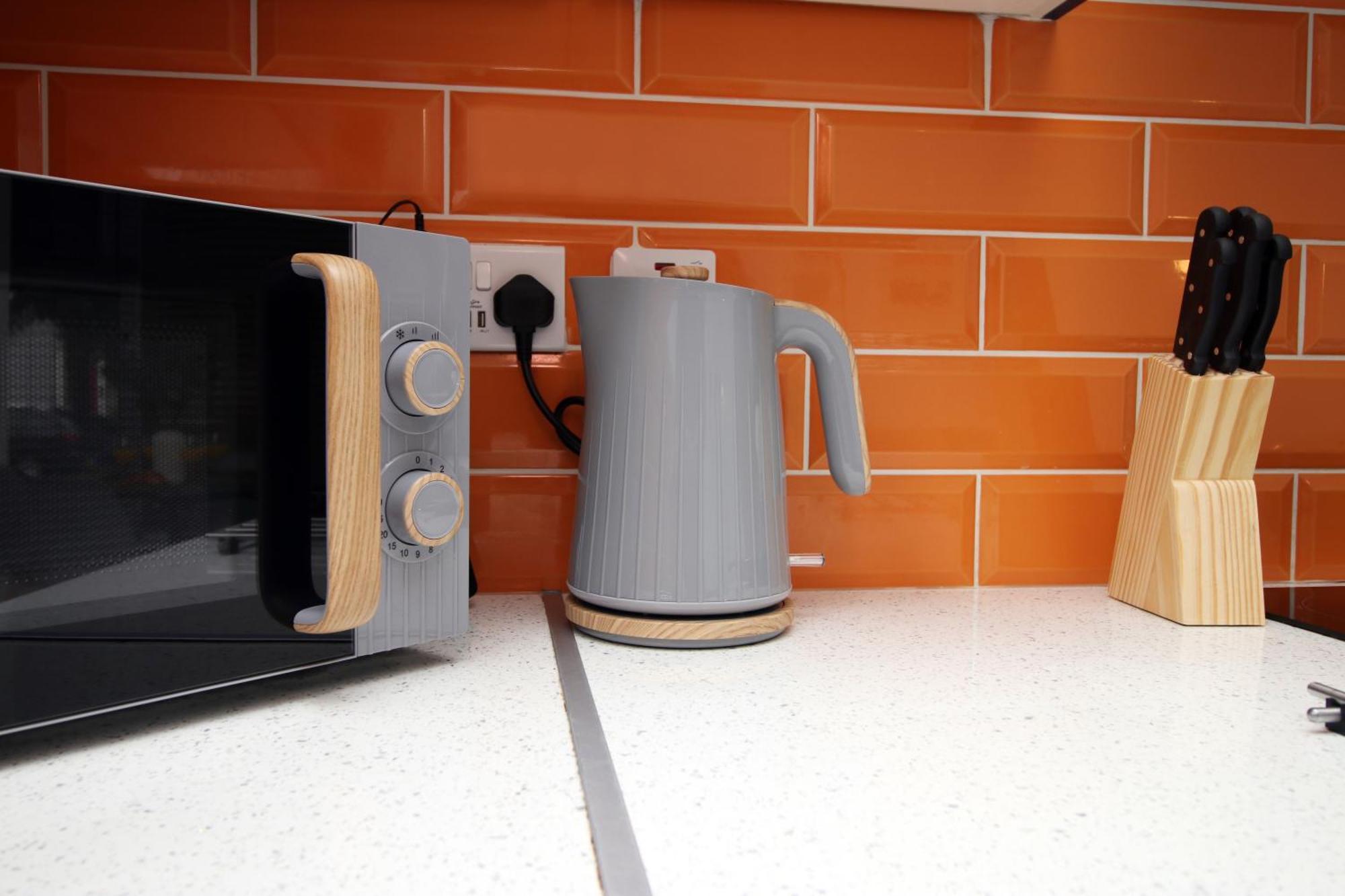 Fully Equipped Kitchen, Parking, City Centre Swansea Bagian luar foto